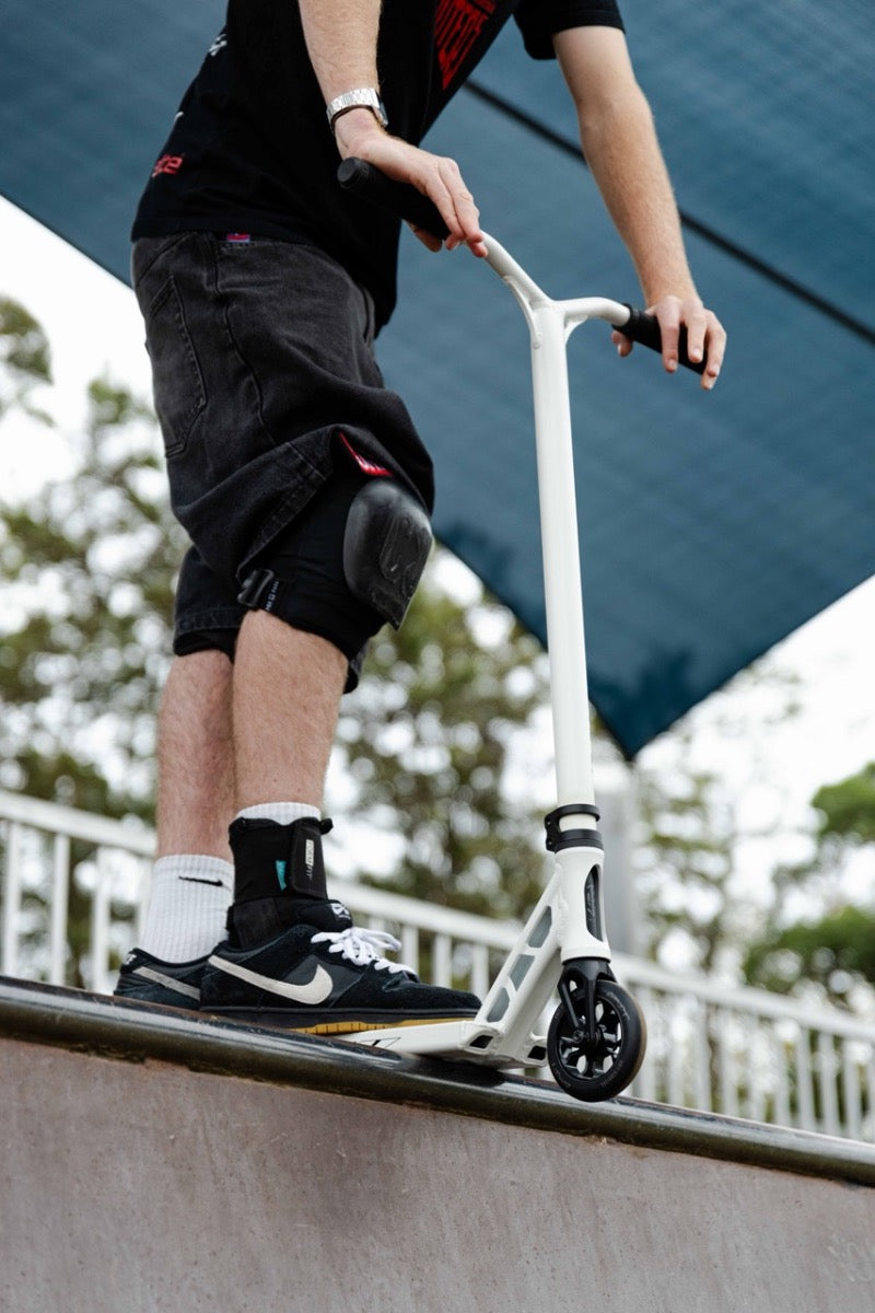 Freestyle koloběžka Grit Elite 5er White Satin