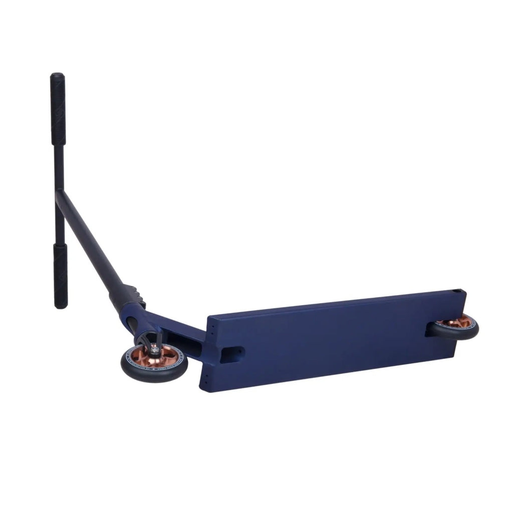 Freestyle koloběžka Striker Gravis L Midnight Blue